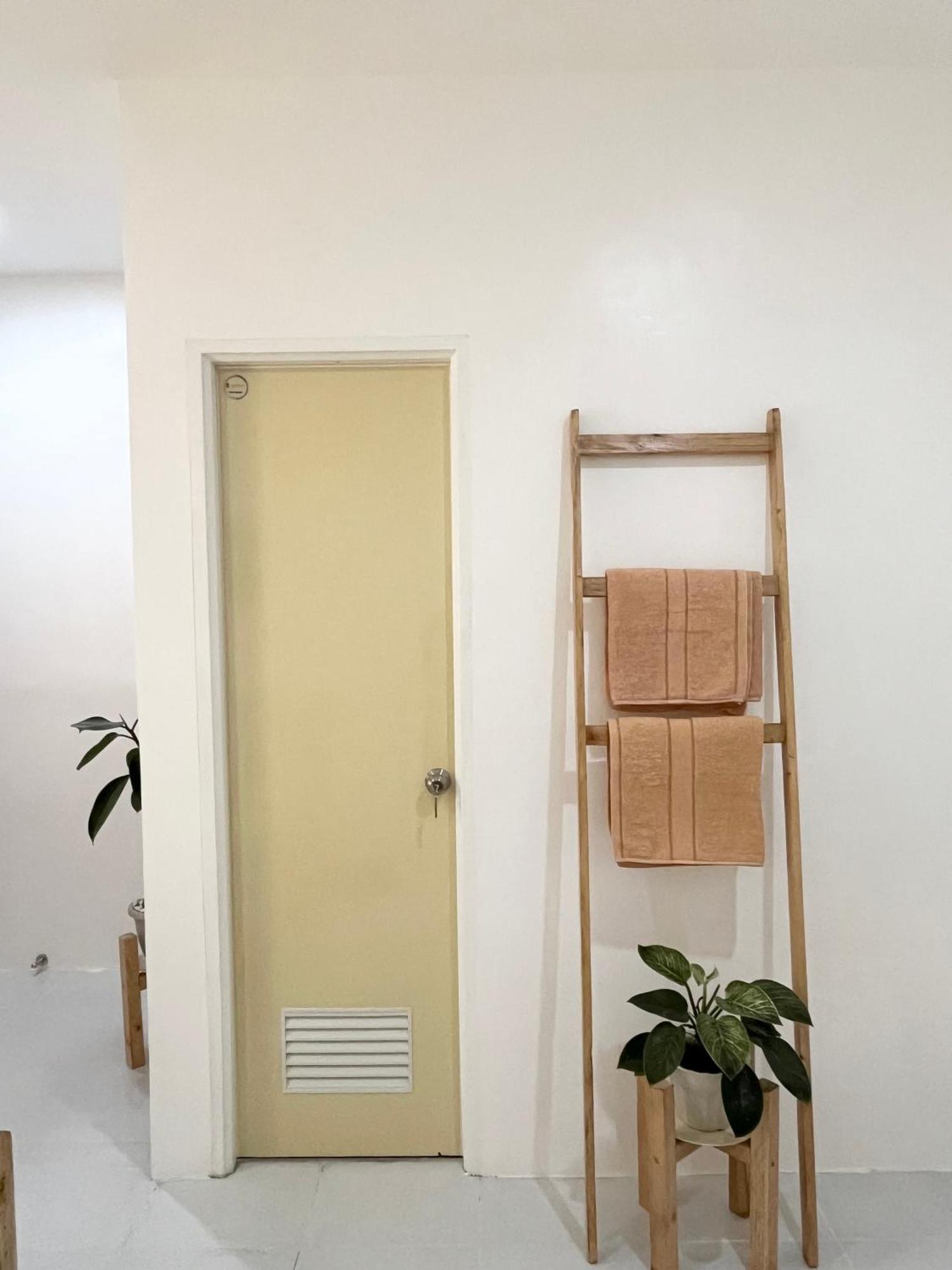 Sunnydale Apartelle -Room Accommodation Near Calatagan Beach Resorts Batangas Exterior photo